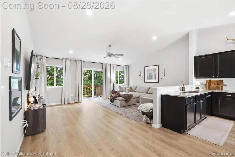 2757 Sycamore River Drive Handy Township, MI 48836