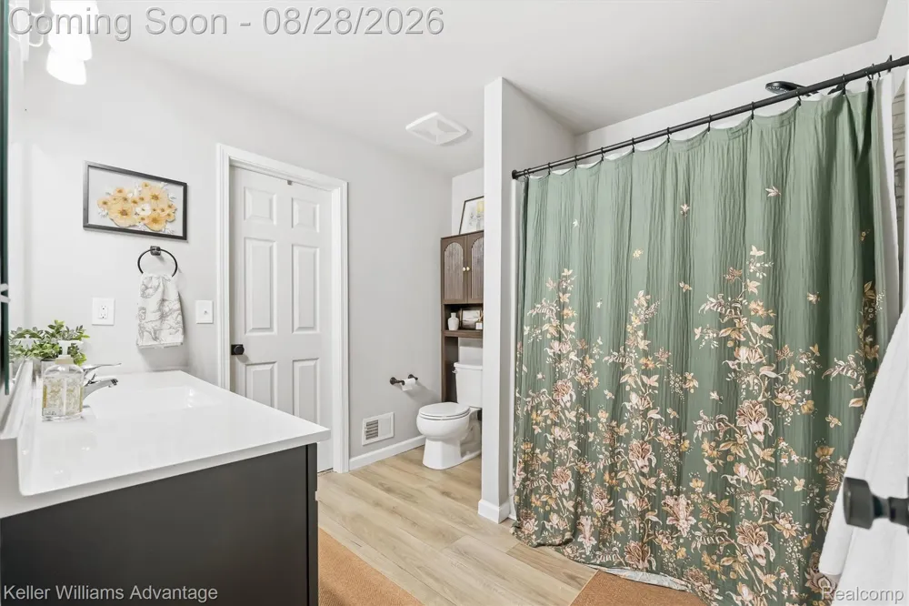 2757 Sycamore River Drive Handy Township, MI 48836