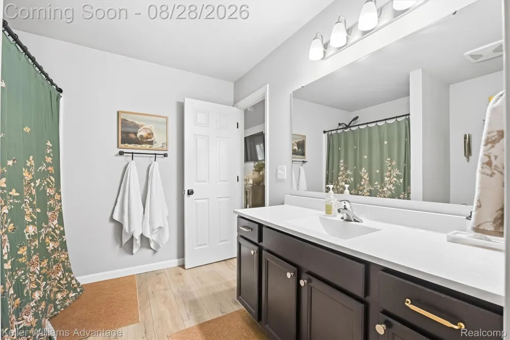 2757 Sycamore River Drive Handy Township, MI 48836