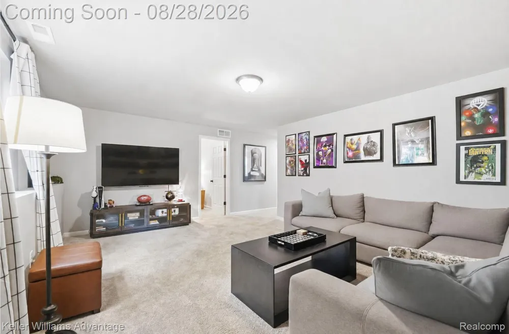 2757 Sycamore River Drive Handy Township, MI 48836