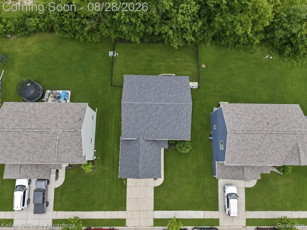 2757 Sycamore River Drive Handy Township, MI 48836