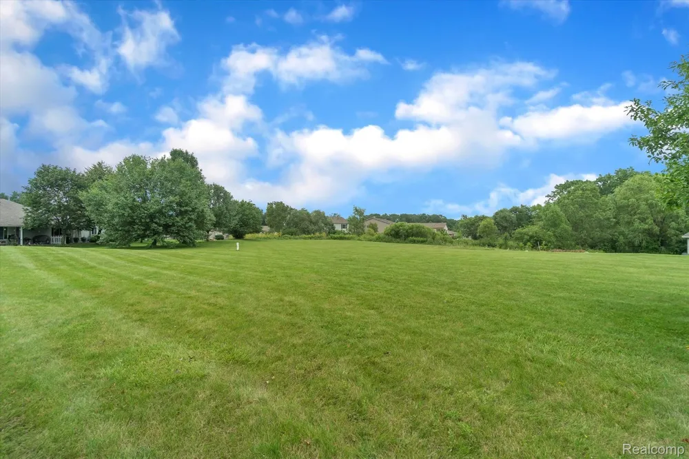 1116 LAKEVIEW CIRCLE Mundy Township, MI 48439