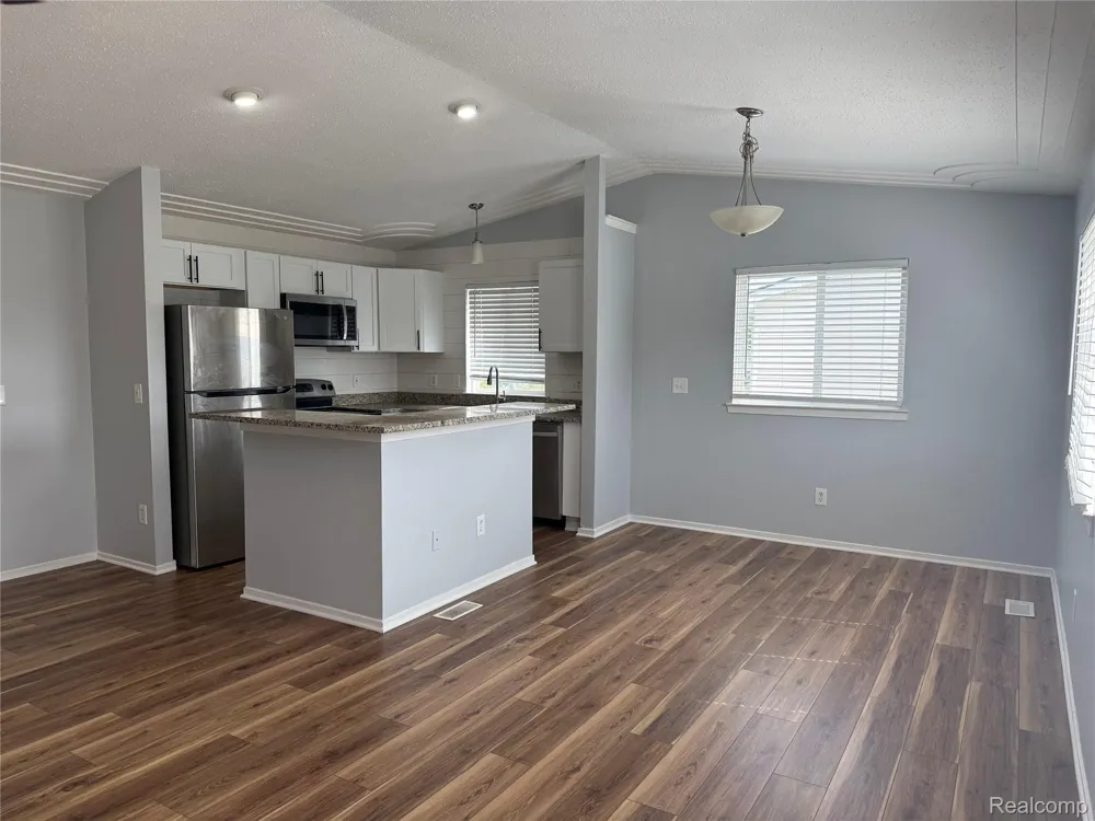 1116 LAKEVIEW CIRCLE Mundy Township, MI 48439