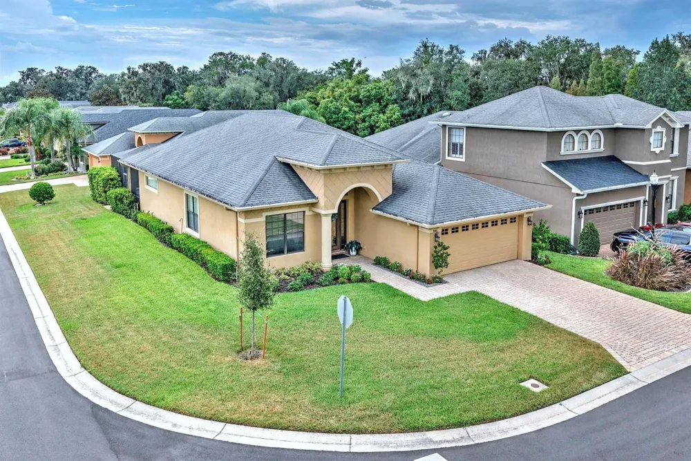 904 CHRISTINA CHASE LANE Lakeland, FL 33813