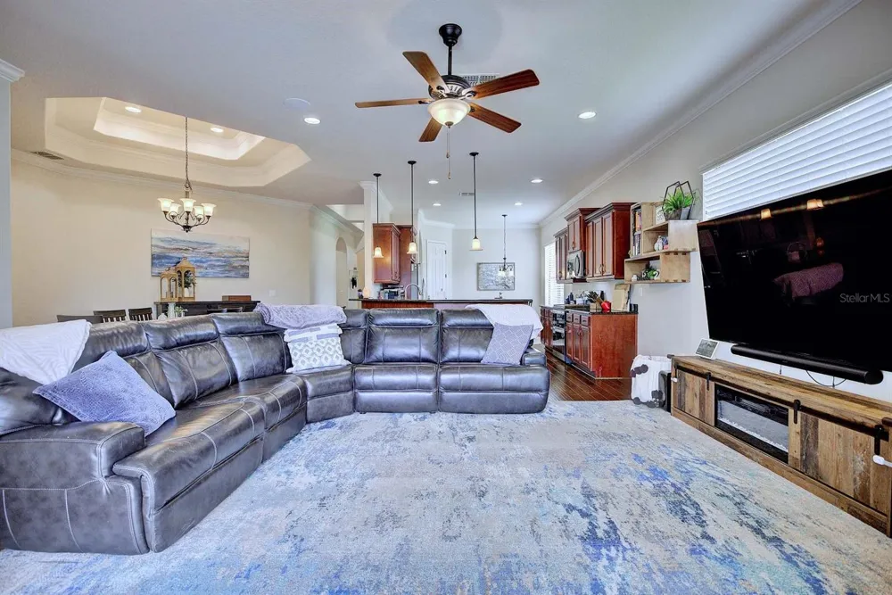 904 CHRISTINA CHASE LANE Lakeland, FL 33813