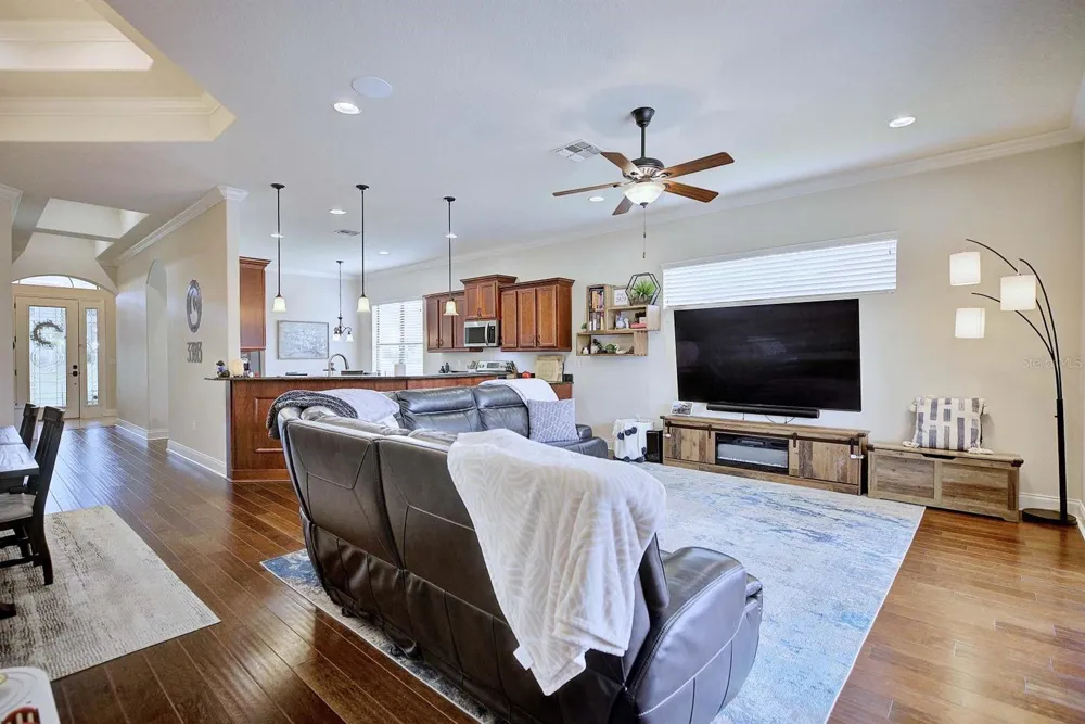 904 CHRISTINA CHASE LANE Lakeland, FL 33813