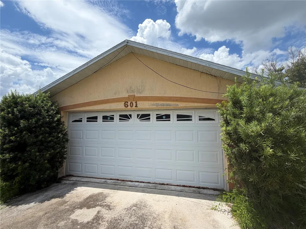601 WIGGINS COURT Plant City, FL 33563