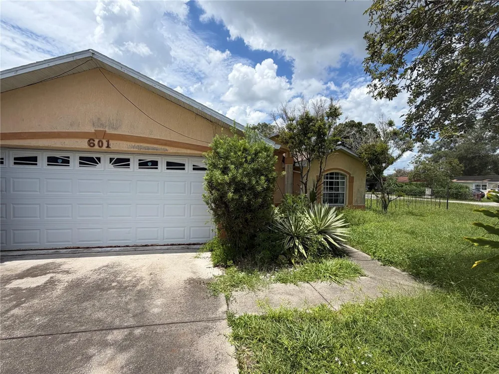 601 WIGGINS COURT Plant City, FL 33563