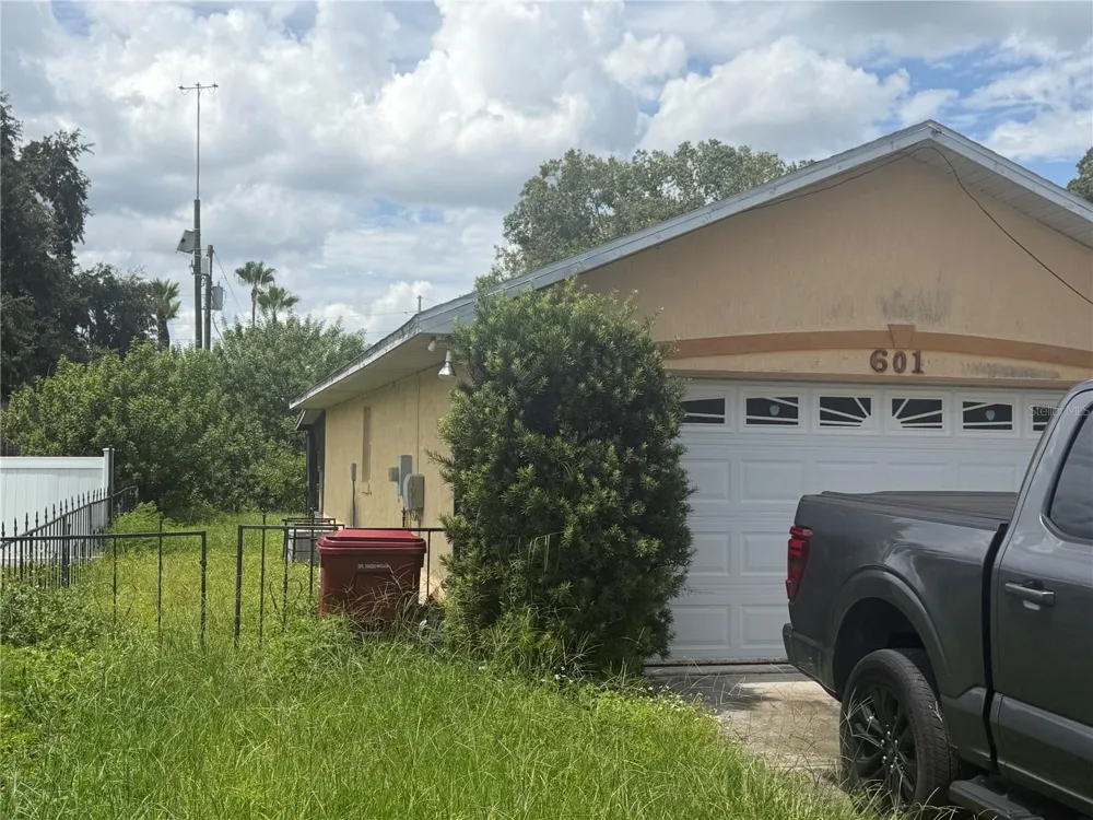 601 WIGGINS COURT Plant City, FL 33563