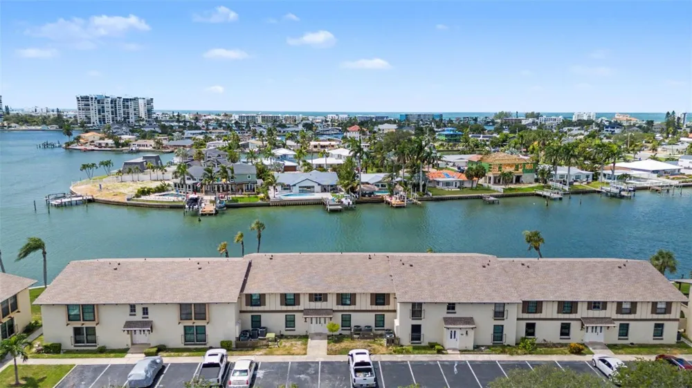 519 PLAZA SEVILLE COURT #39 Treasure Island, FL 33706
