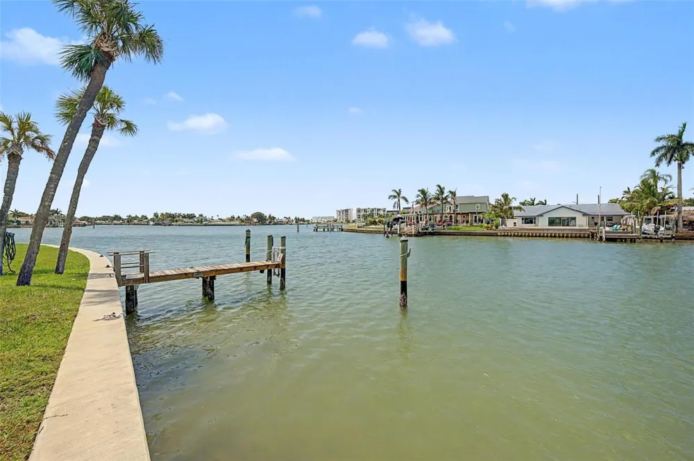 519 PLAZA SEVILLE COURT #39 Treasure Island, FL 33706