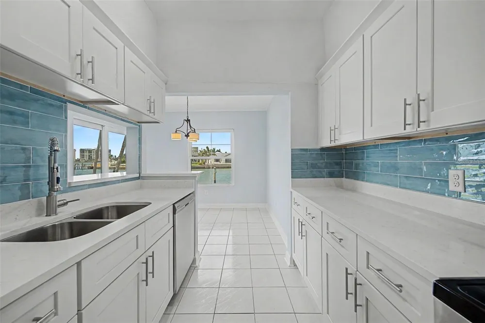 519 PLAZA SEVILLE COURT #39 Treasure Island, FL 33706