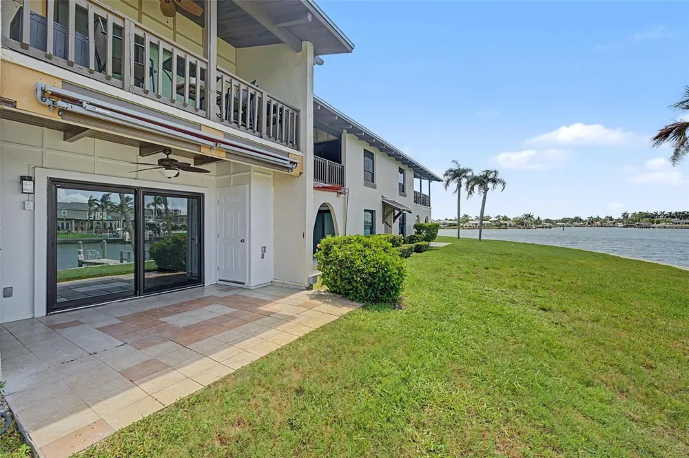 519 PLAZA SEVILLE COURT #39 Treasure Island, FL 33706