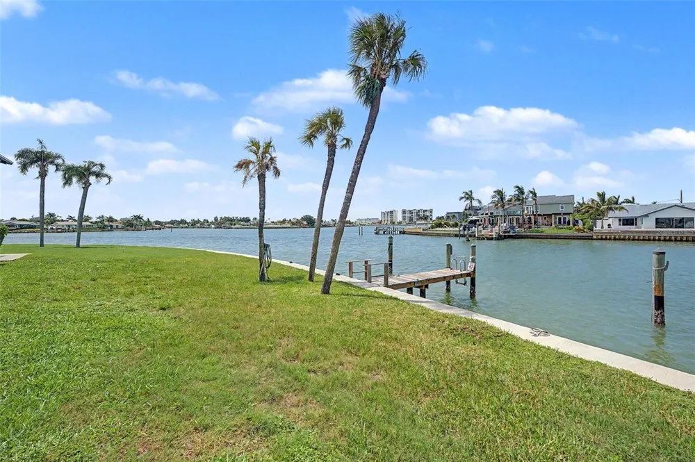519 PLAZA SEVILLE COURT #39 Treasure Island, FL 33706