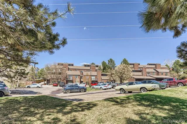 390 W Lehow Avenue Littleton, CO 80120