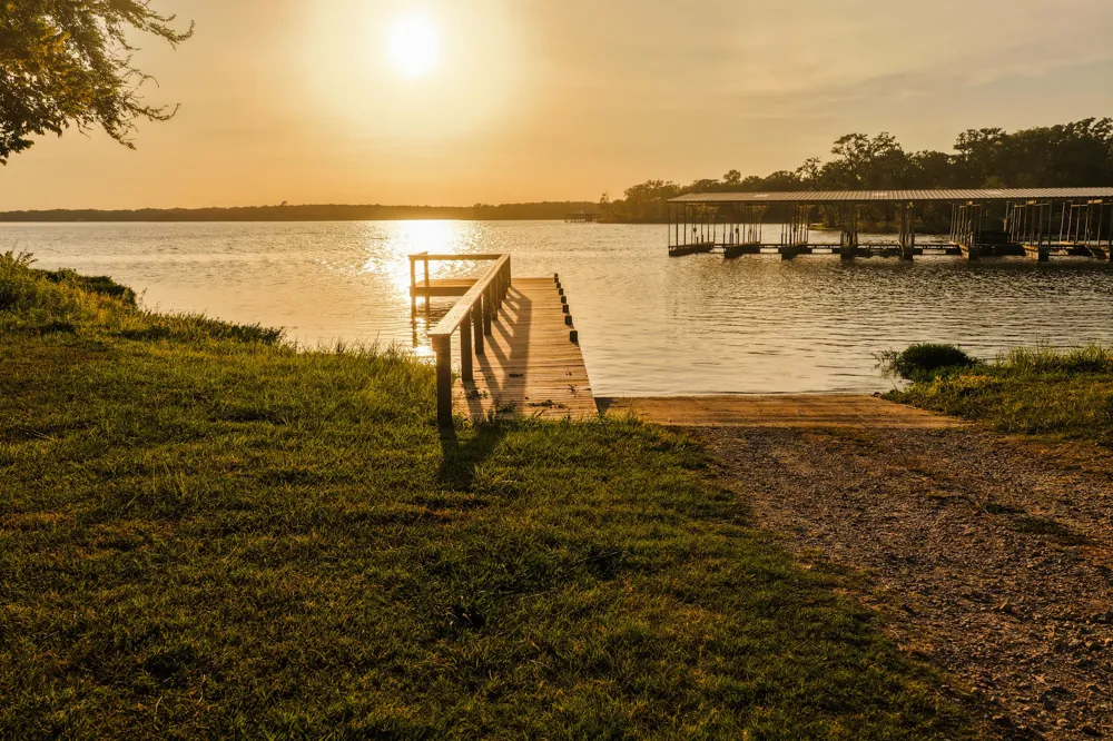 Vintage Shore Drive Quinlan, TX 75474