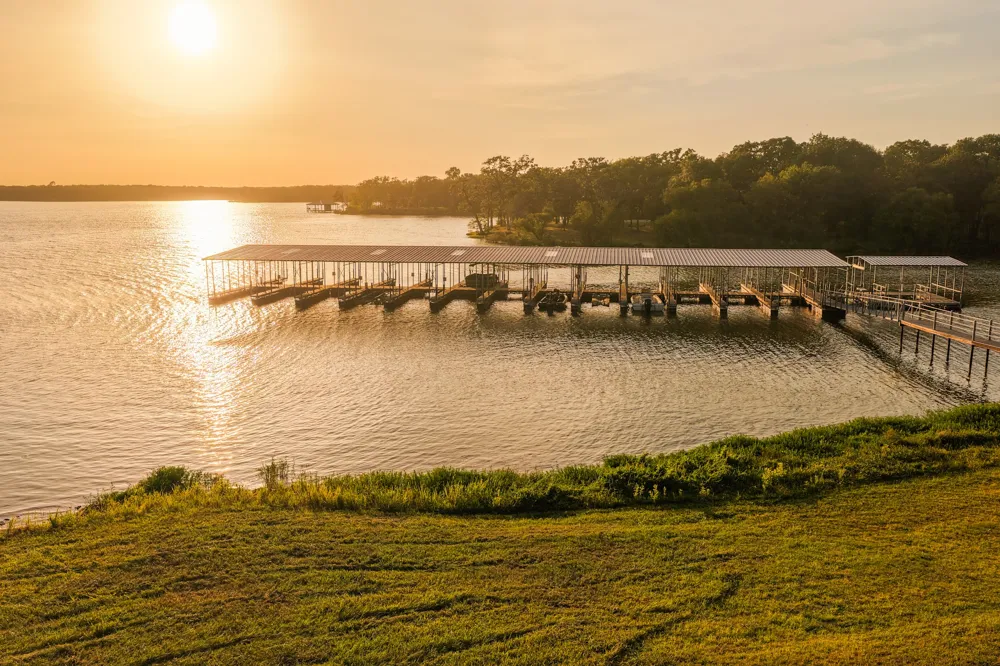Vintage Shore Drive Quinlan, TX 75474