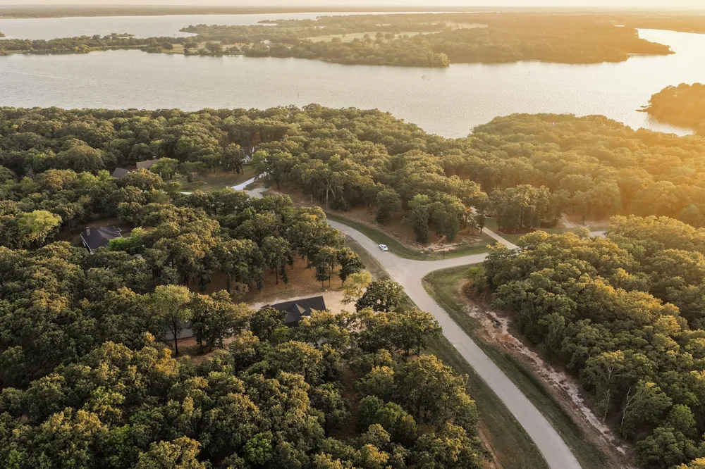 Vintage Shore Drive Quinlan, TX 75474