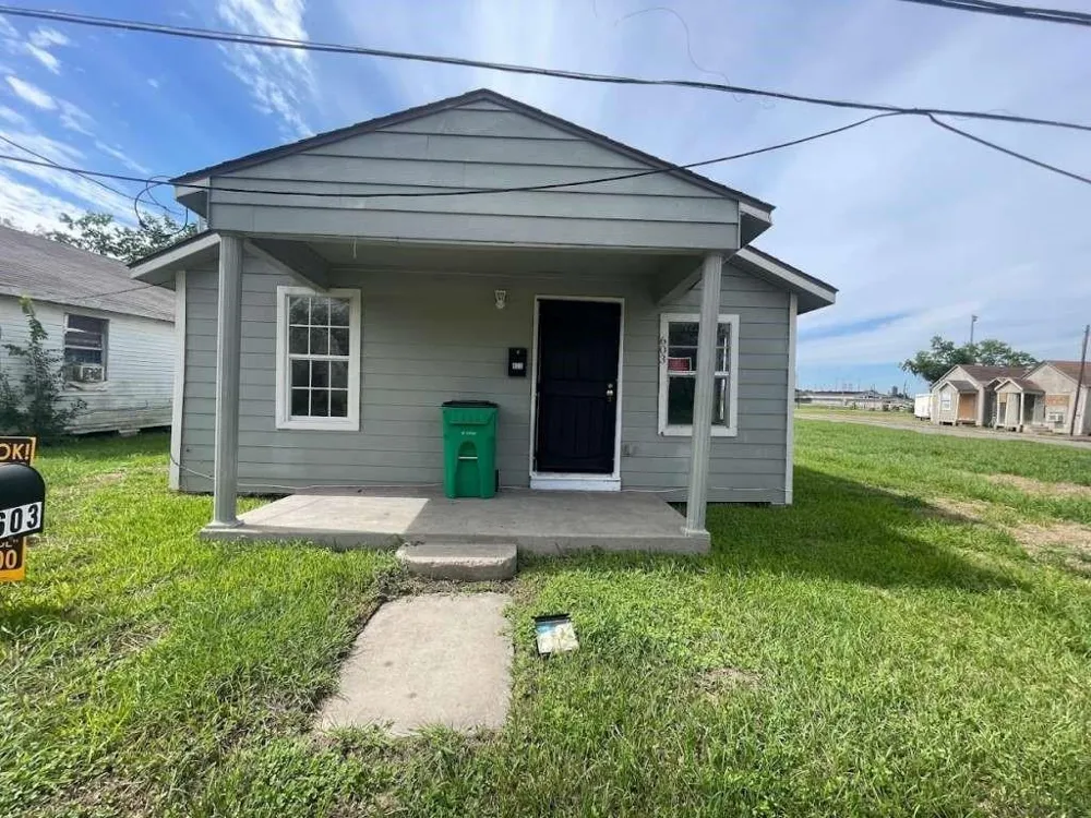 603 Willow Street Baytown, TX 77520