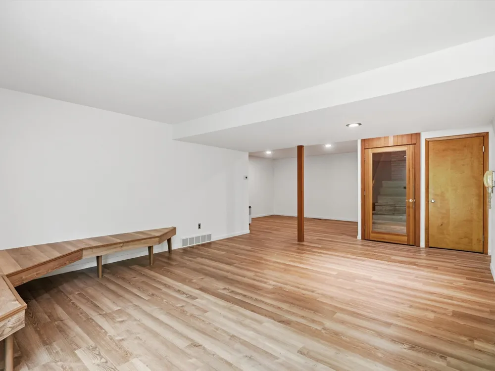 17 Regent Drive Ann Arbor, MI 48104