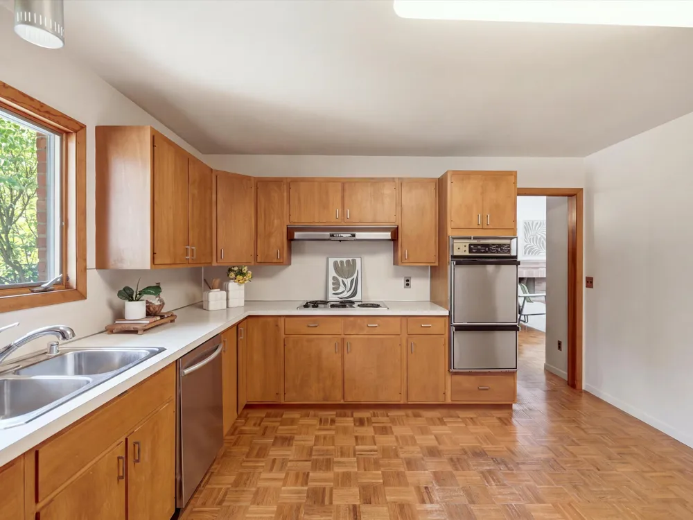 17 Regent Drive Ann Arbor, MI 48104