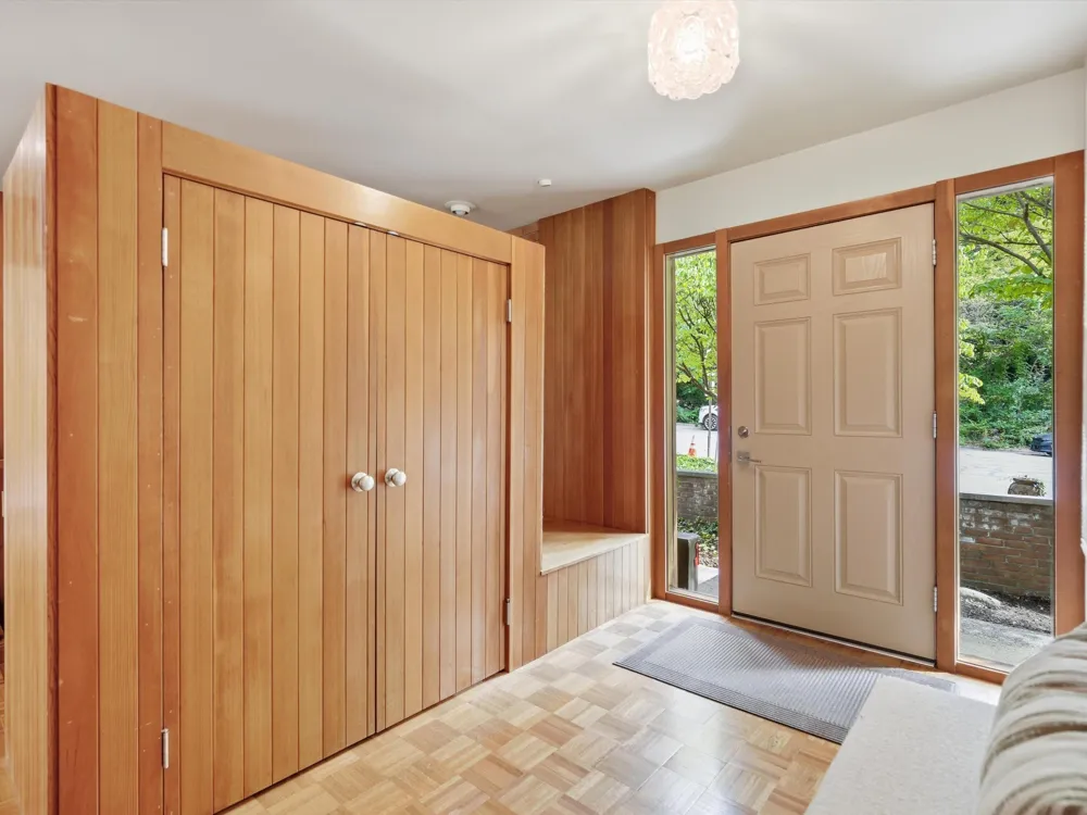 17 Regent Drive Ann Arbor, MI 48104