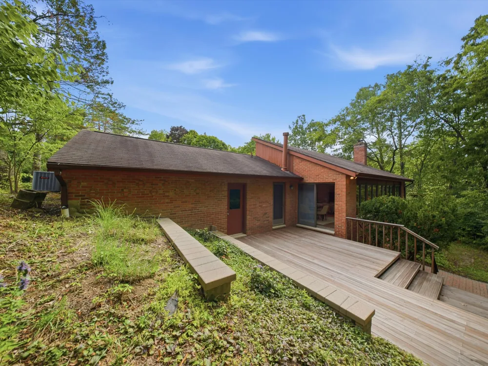 17 Regent Drive Ann Arbor, MI 48104