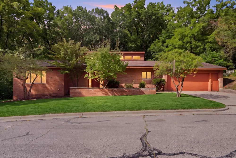 17 Regent Drive Ann Arbor, MI 48104