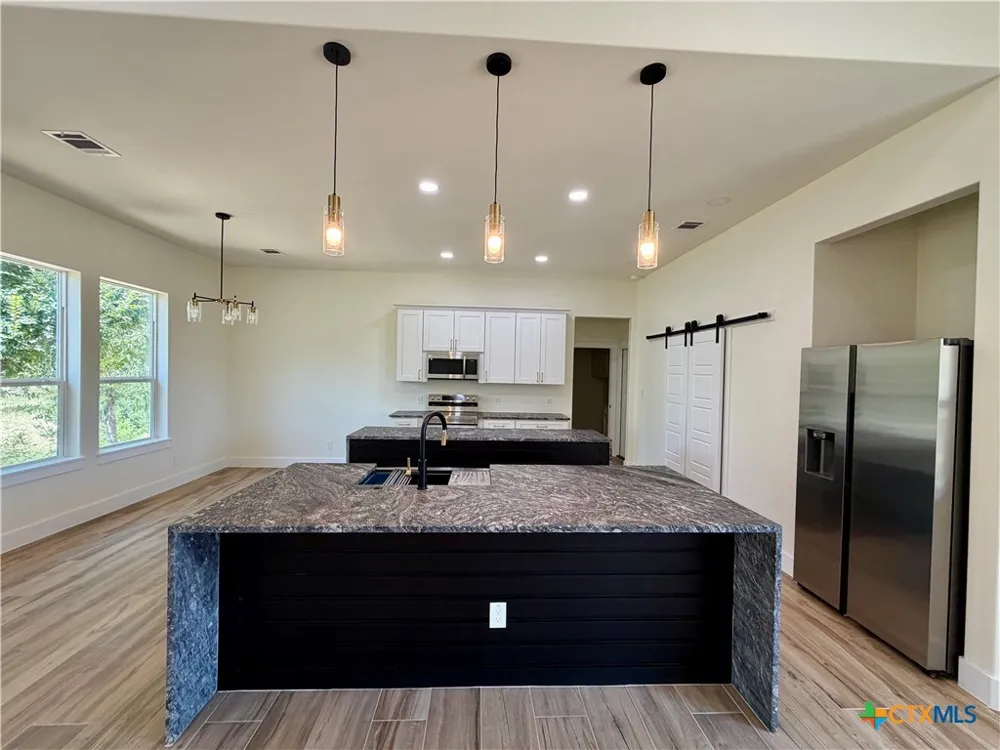 7022 Circle Oak Drive Bulverde, TX 78163