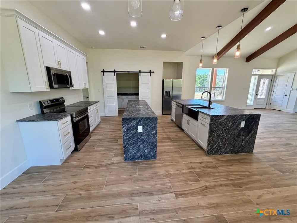 7022 Circle Oak Drive Bulverde, TX 78163