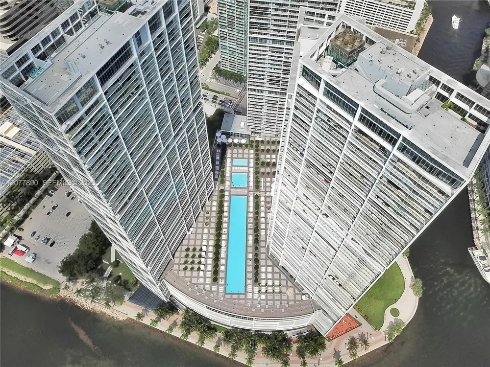 495 Brickell Ave #2707 Miami, FL 33131