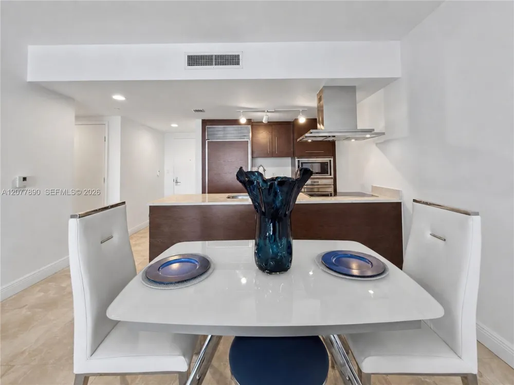 495 Brickell Ave #2707 Miami, FL 33131