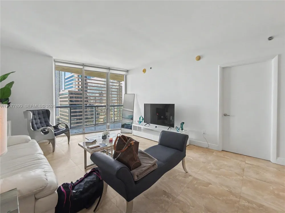 495 Brickell Ave #2707 Miami, FL 33131