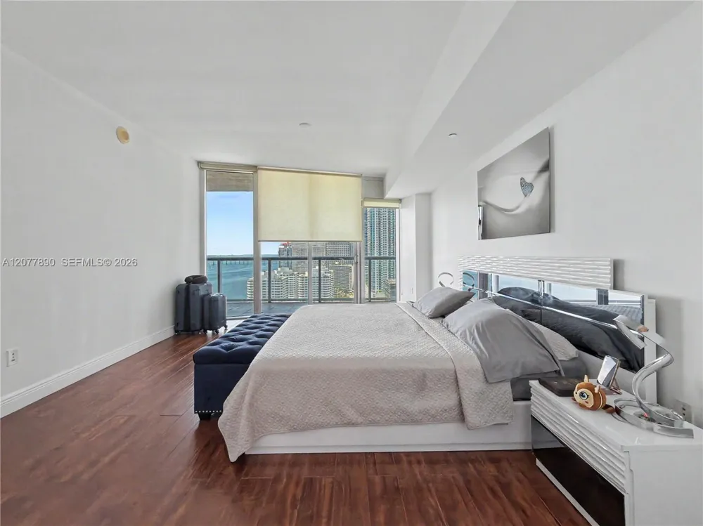 495 Brickell Ave #2707 Miami, FL 33131