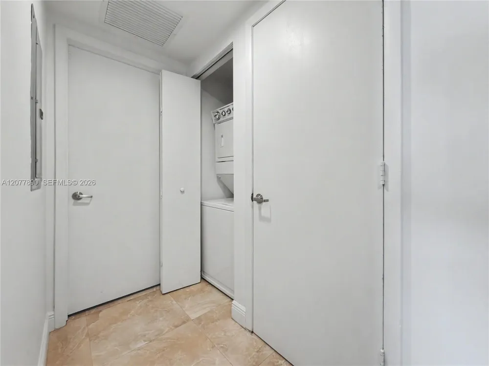 495 Brickell Ave #2707 Miami, FL 33131