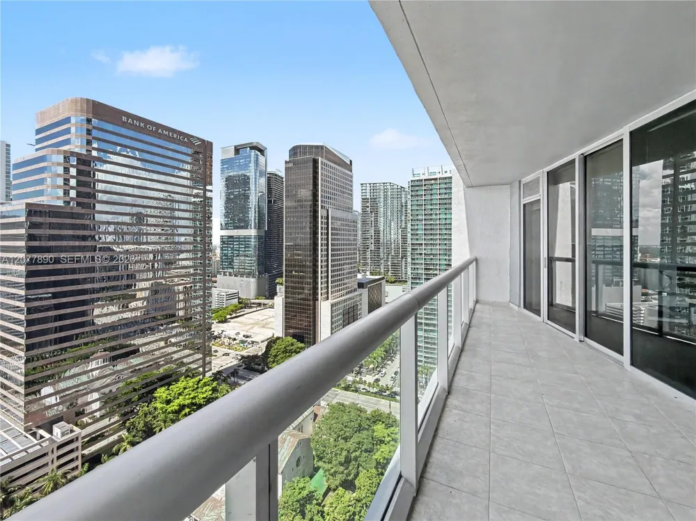 495 Brickell Ave #2707 Miami, FL 33131