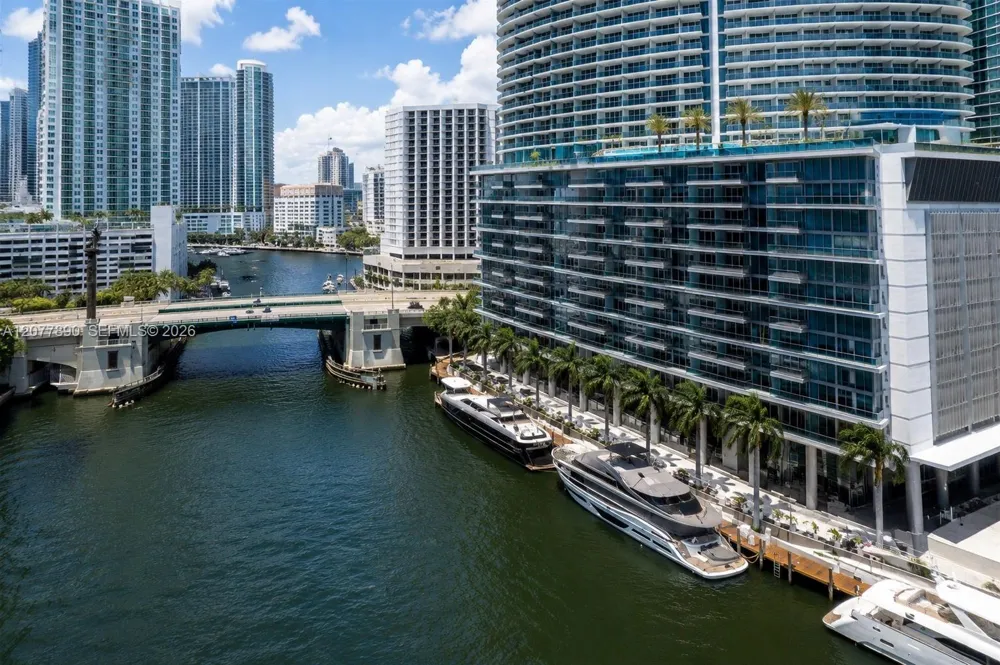 495 Brickell Ave #2707 Miami, FL 33131