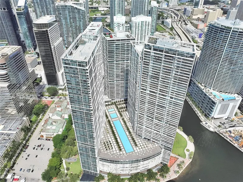 495 Brickell Ave #2707 Miami, FL 33131