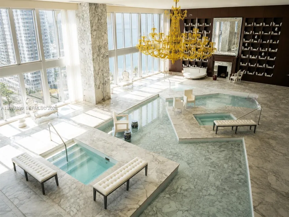 495 Brickell Ave #2707 Miami, FL 33131