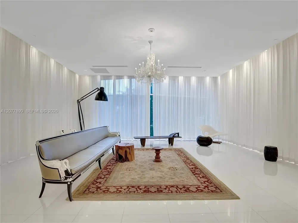 495 Brickell Ave #2707 Miami, FL 33131