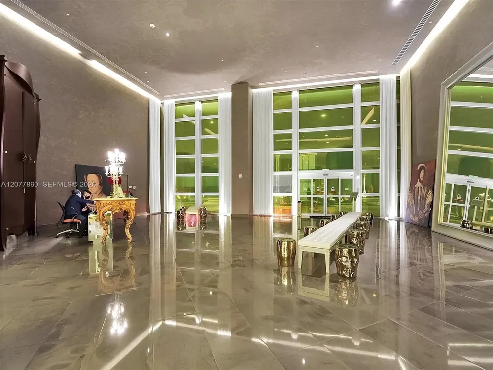495 Brickell Ave #2707 Miami, FL 33131