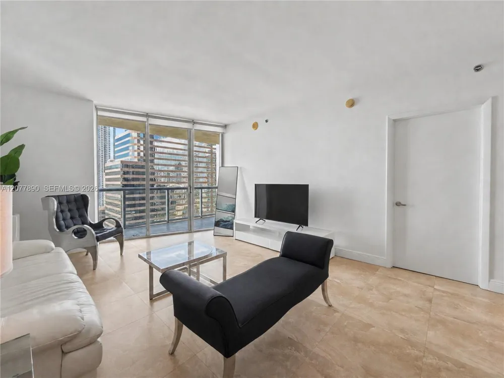 495 Brickell Ave #2707 Miami, FL 33131