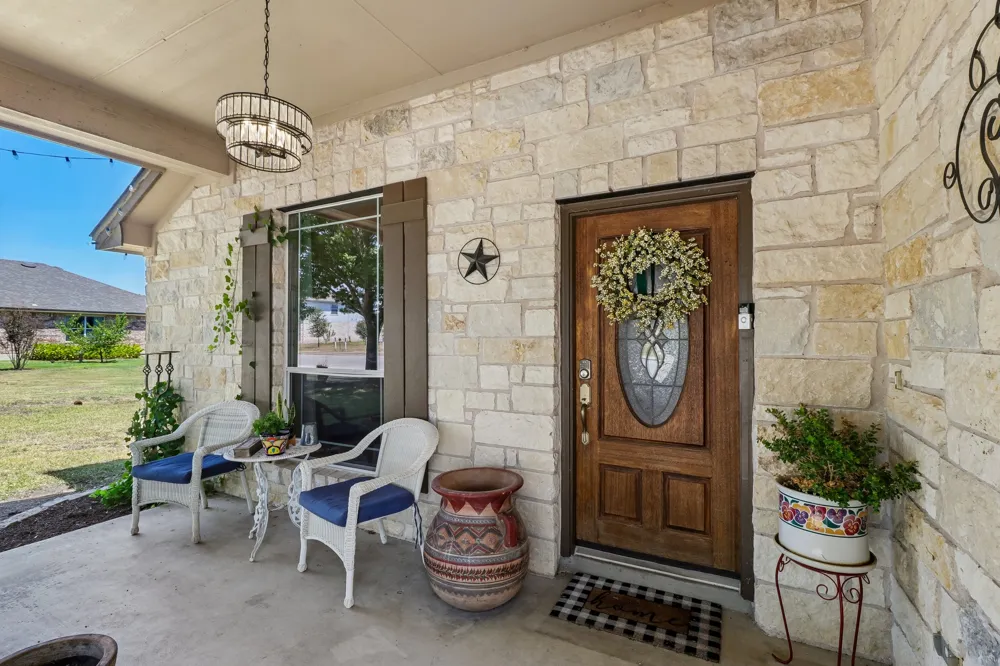 302 Lone Star Boulevard Hutto, TX 78634
