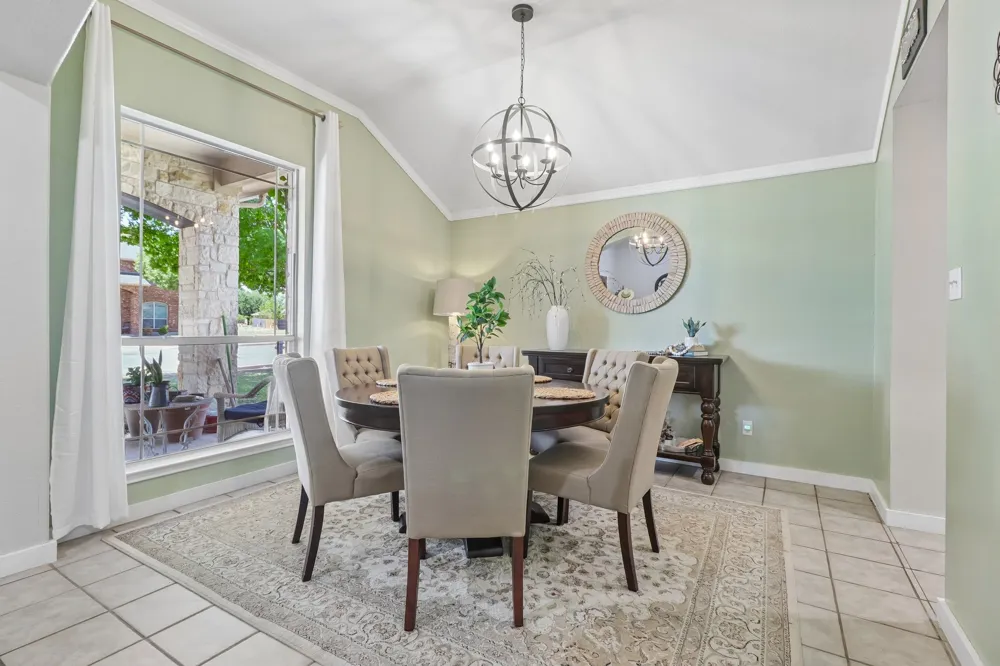 302 Lone Star Boulevard Hutto, TX 78634