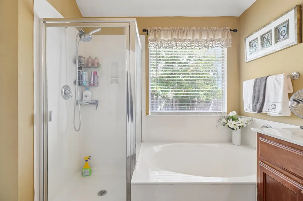 302 Lone Star Boulevard Hutto, TX 78634