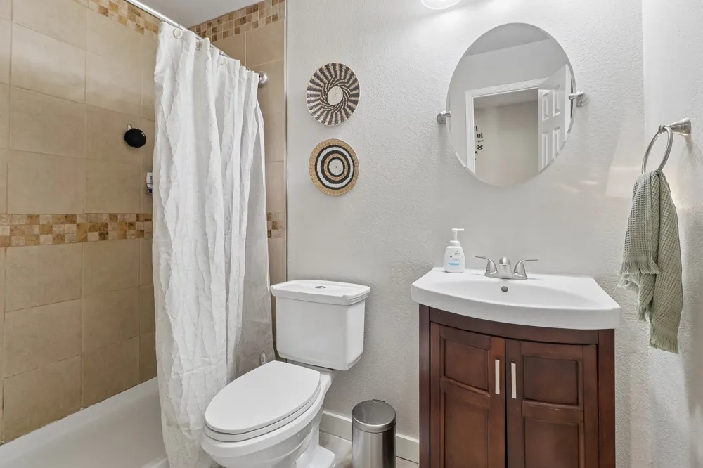 302 Lone Star Boulevard Hutto, TX 78634