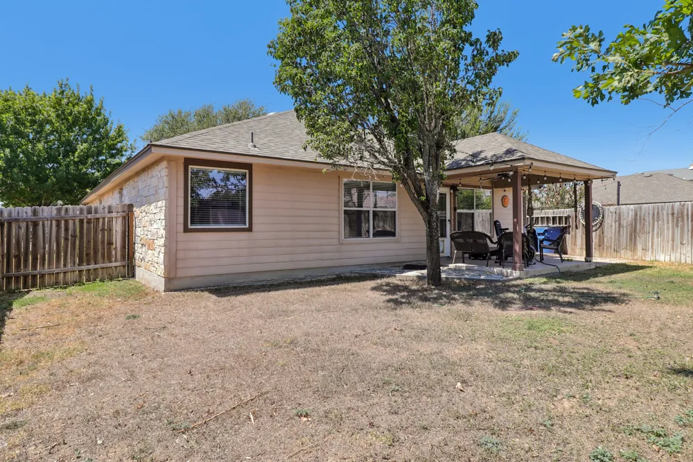 302 Lone Star Boulevard Hutto, TX 78634