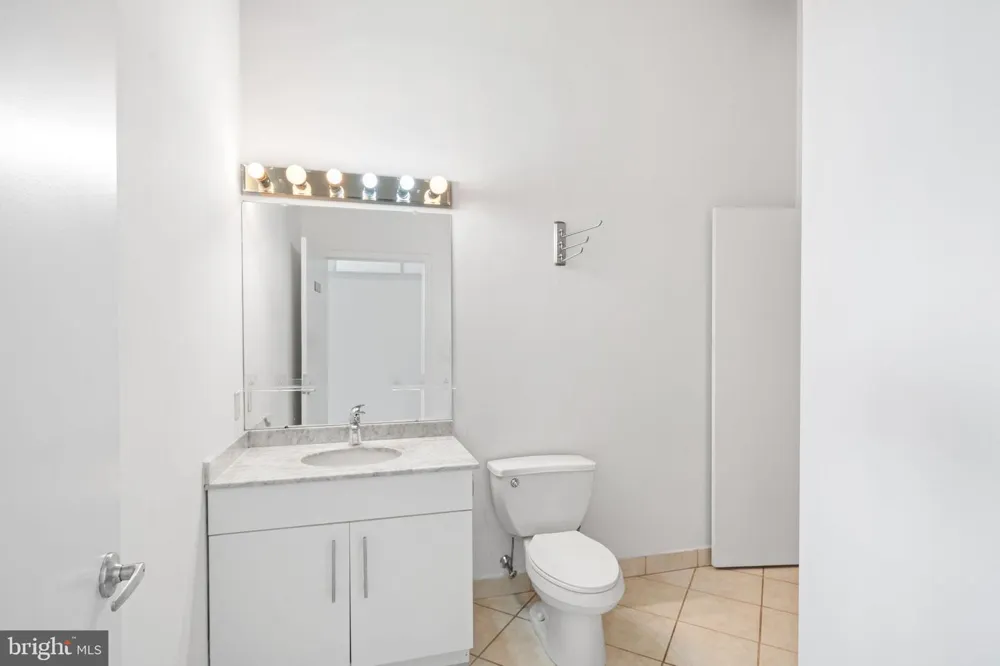 2200 ARCH STREET #505 Philadelphia, PA 19103