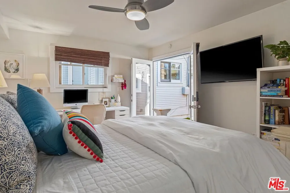 1605 Cabrillo Avenue Venice, CA 90291