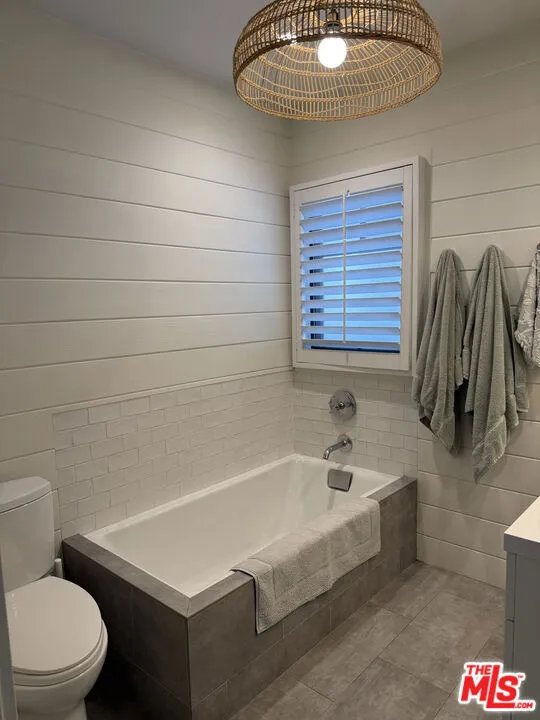 1605 Cabrillo Avenue Venice, CA 90291
